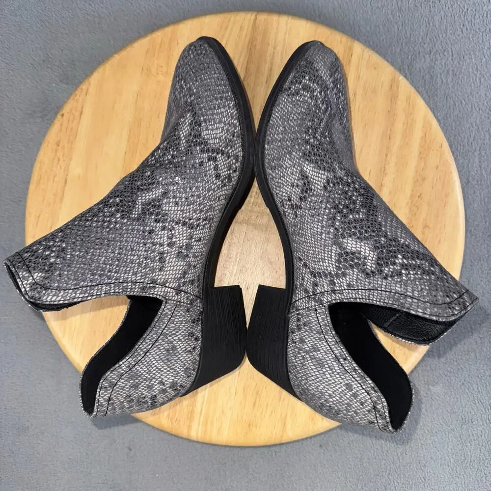 Volatile Gray Faux Snakeskin Pull-On Block Heel Western Ankle Boots Women’s 9 US